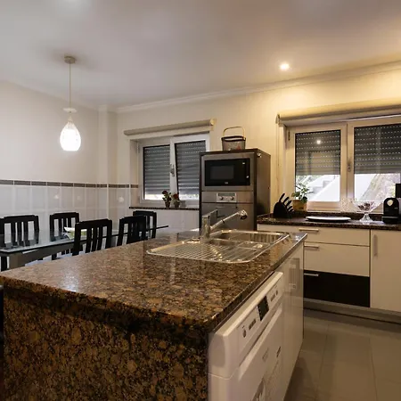 Casa de hóspedes Colina De Picoutos Moradia Com Piscina 4*