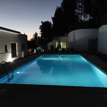 Colina De Picoutos Moradia Com Piscina Holiday home