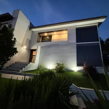 Colina De Picoutos Moradia Com Piscina Holiday home *